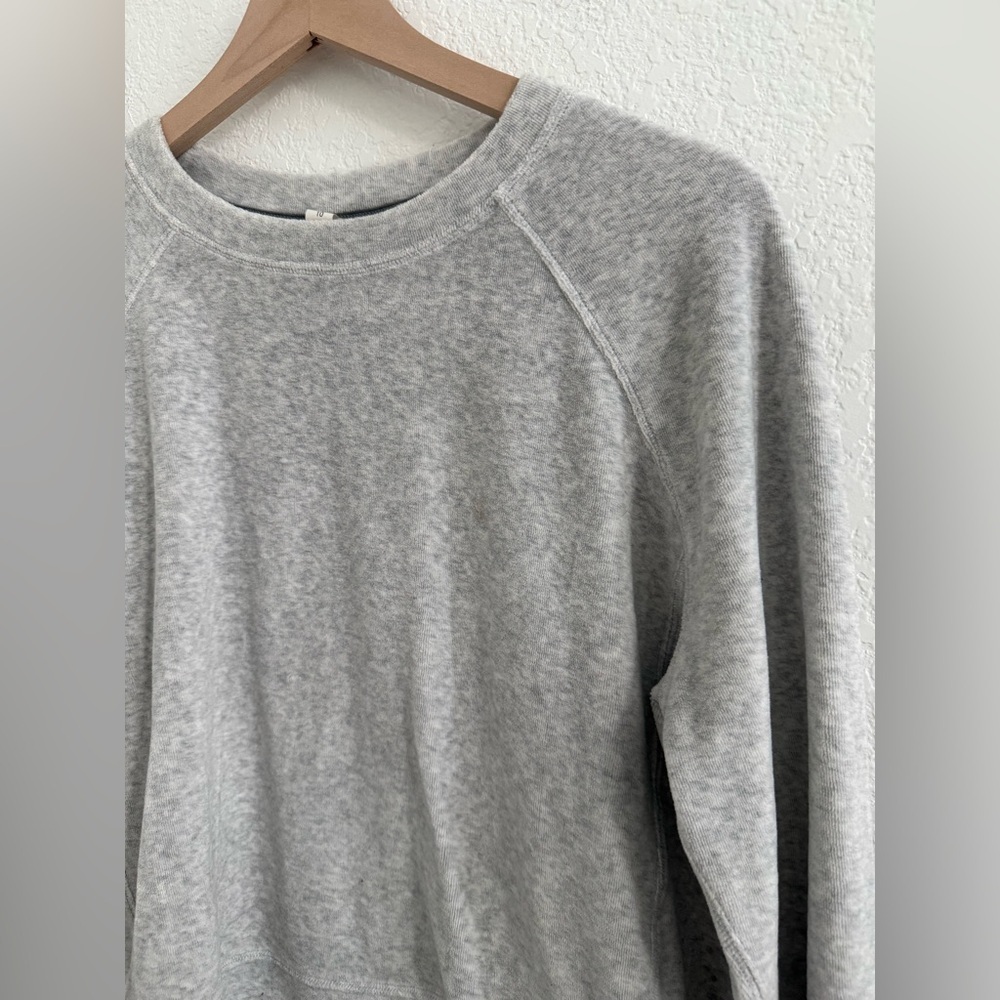 Lululemon // EUC Every Moment Crew in Heathered Core Ultra Light Grey - Picture 8 of 11